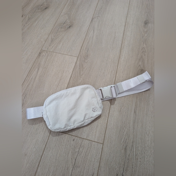 lululemon athletica Handbags - Lululemon Everywhere Belt Bag White Opal